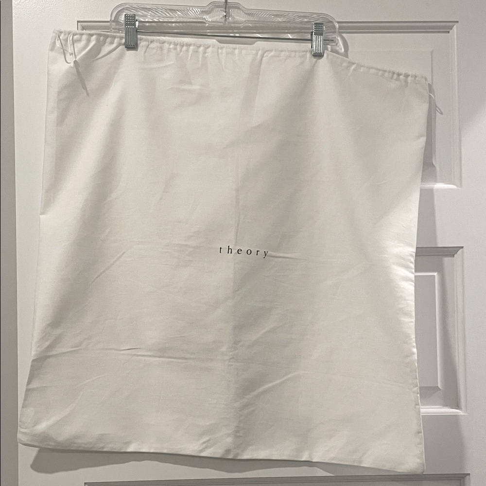 Theory Ivory dust Bag NWOT